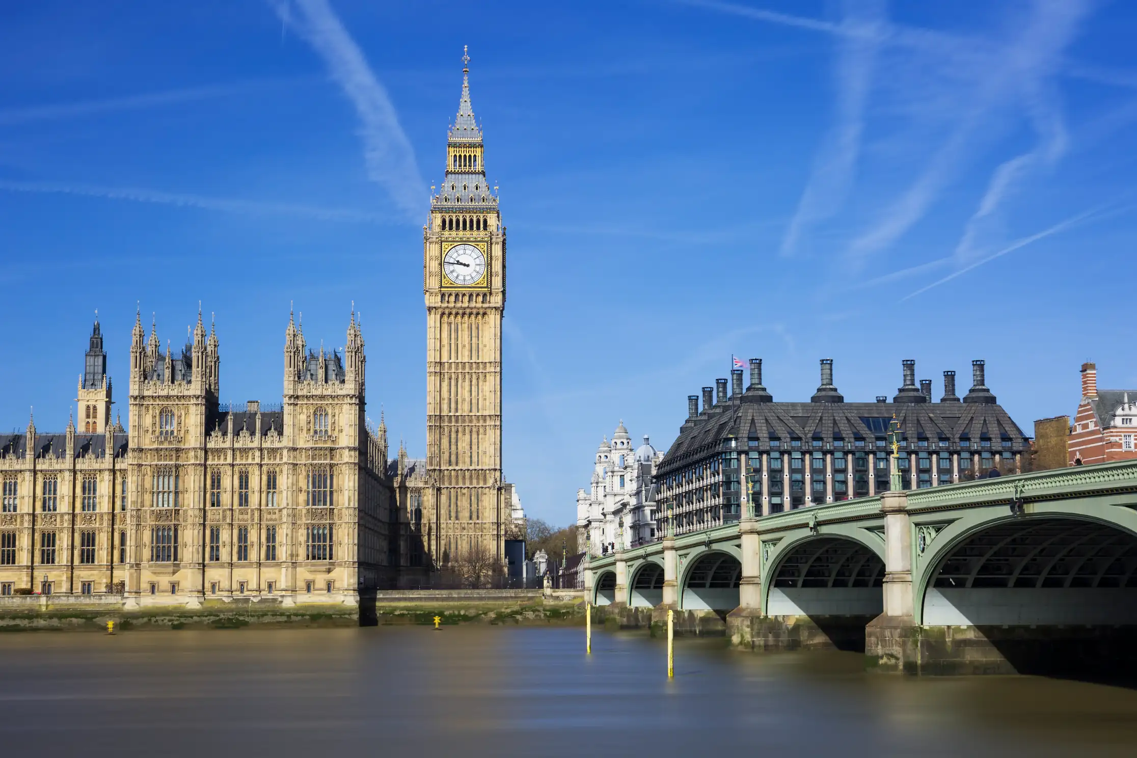 Big Ben and Westminster Bridge, London skyline view.